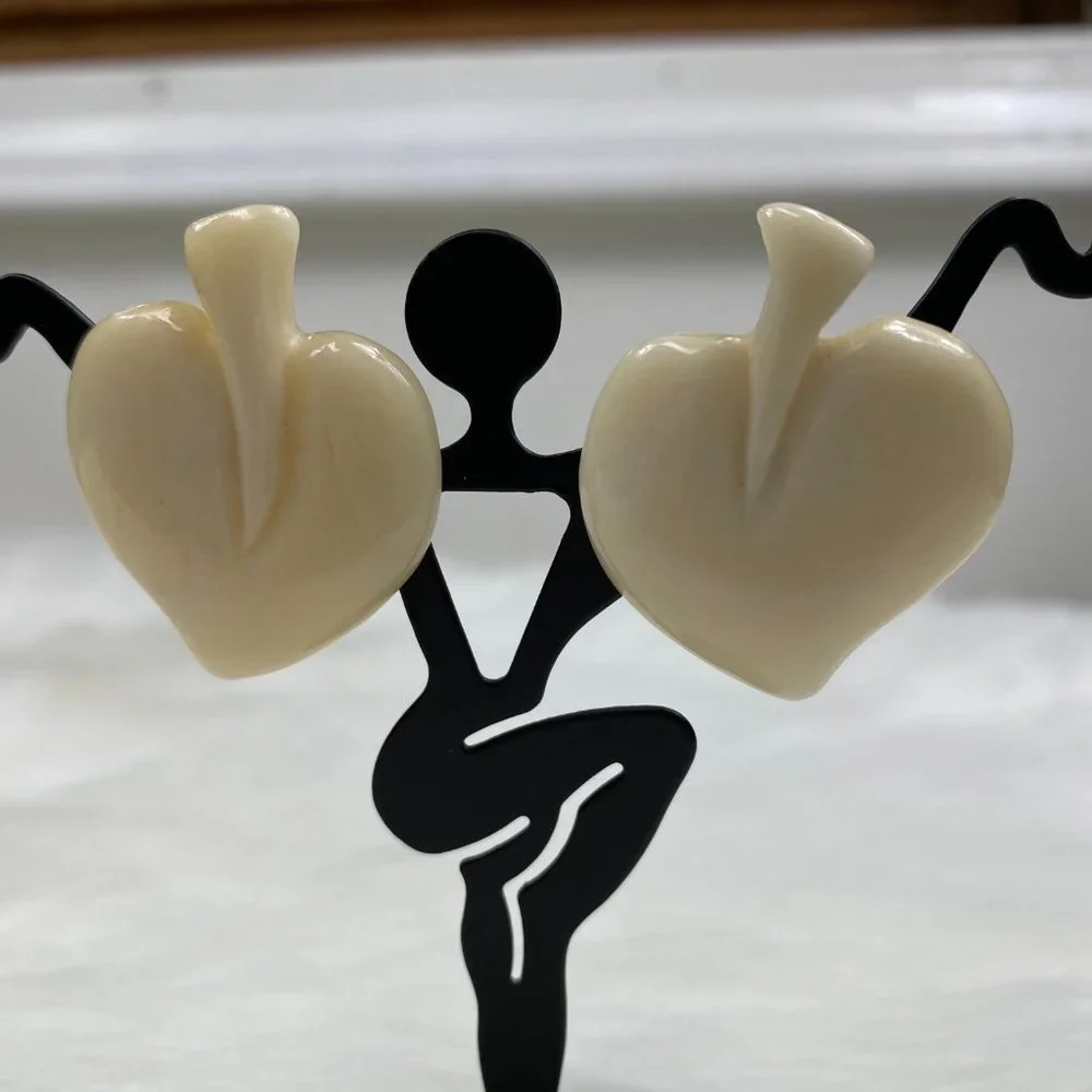 Vintage Cream Bone Spade Pierced Earrings